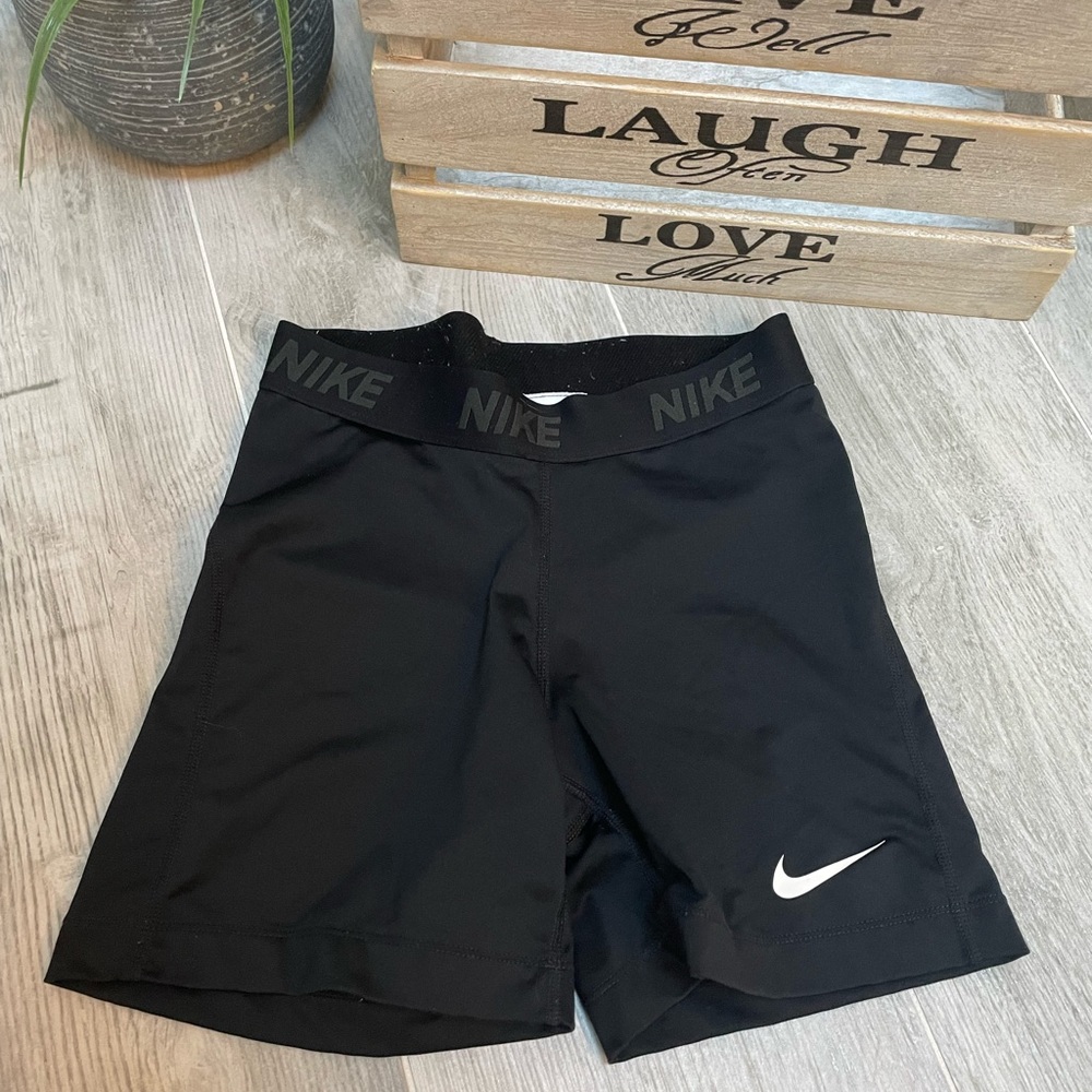 Nike Pro Dri-FIT Black Compression Shorts Womens Small 5 Inseam Volleyball